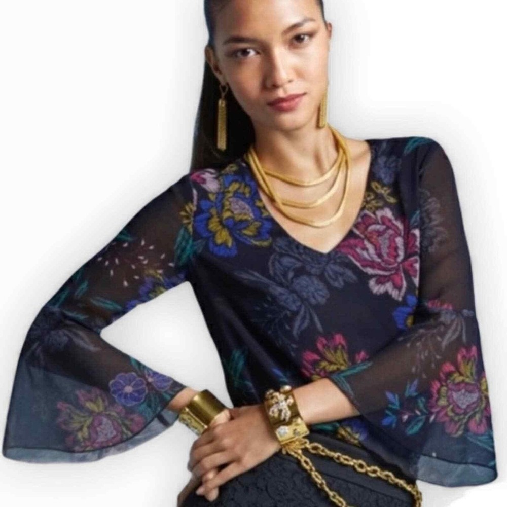 Cabi Olivia Blouse Floral Cropped Bell Sleeve Top Sz Medium Women Chiffon V-Neck